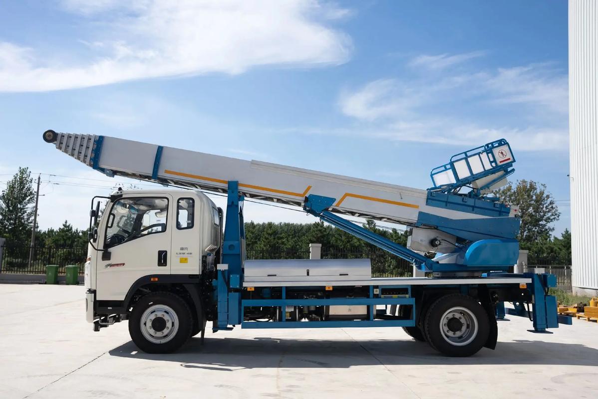 吉利云梯上料车租赁费用